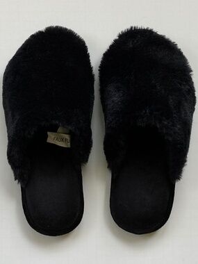 Isotoner Black Faux Fur Slippers/Slides/Velvety-Soft Insole/Size 7 1/2-8/NEW!